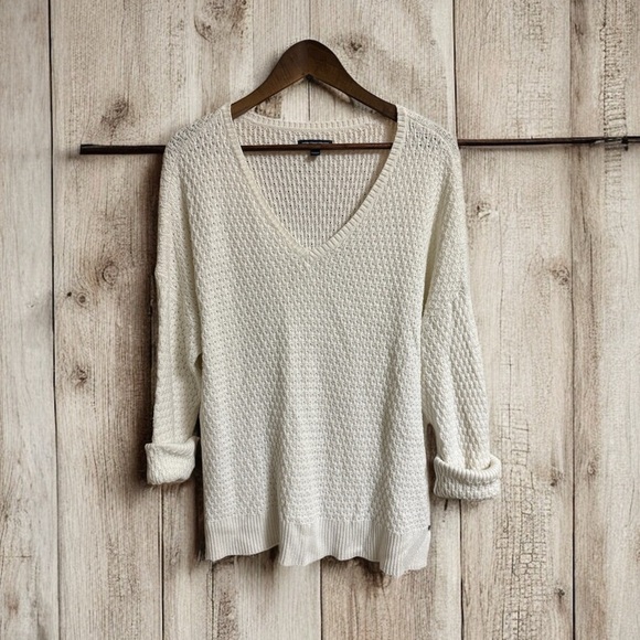 American Eagle Outfitters Tops - American Eagle Outfitters Cream V-Neck Knit Sweater